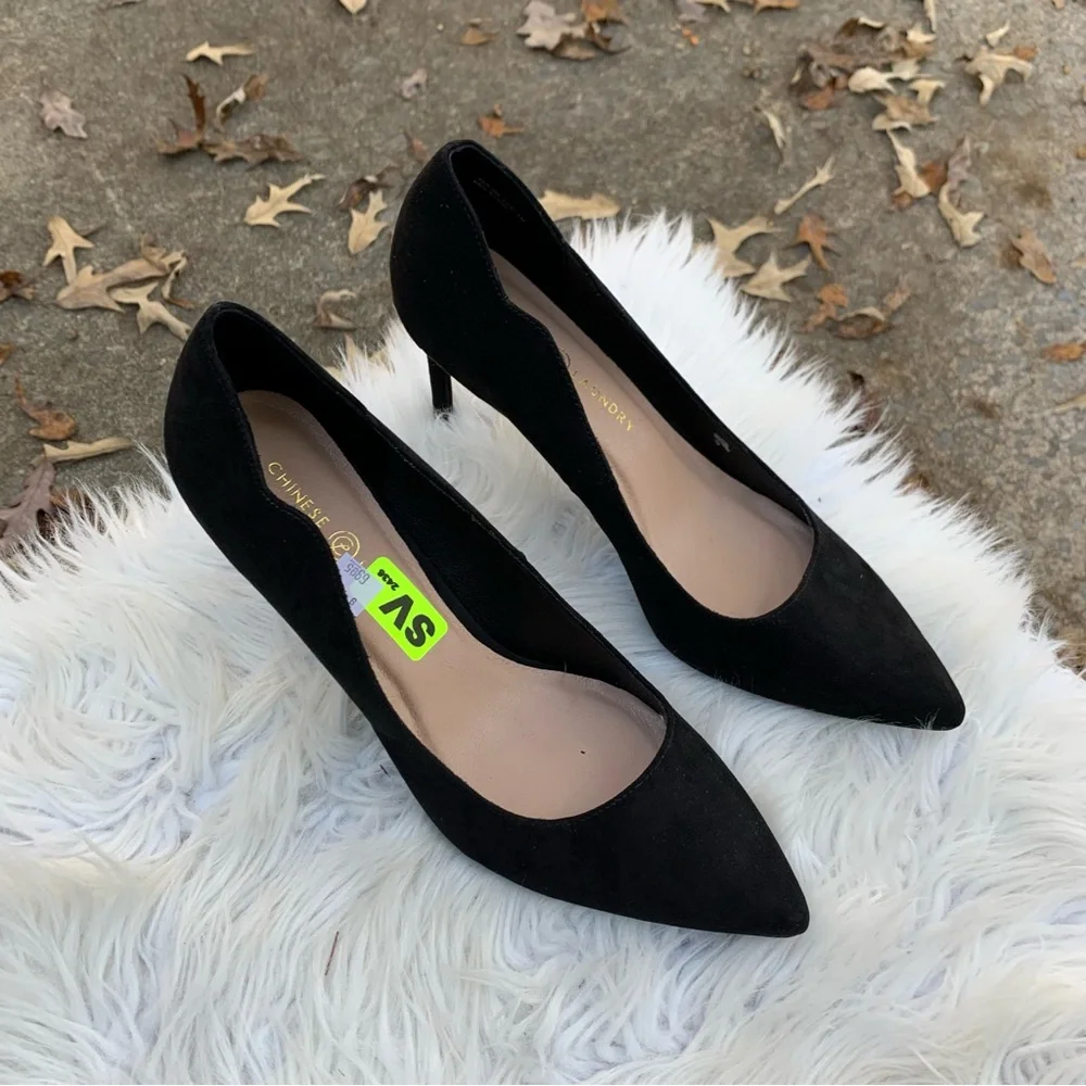 Chinese Laundry Black Scalloped Suede Heels Size 11